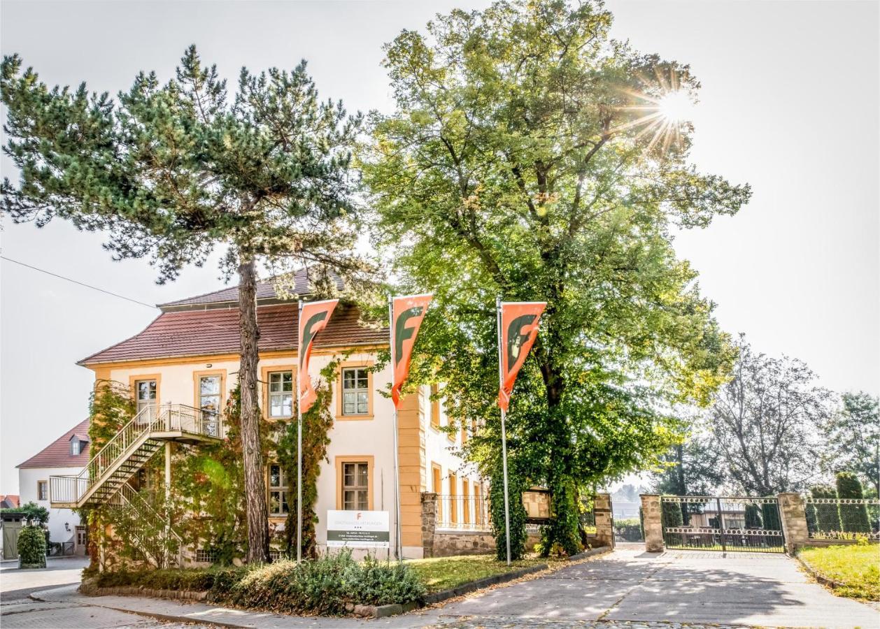 Stadtschloss Hecklingen*** Hecklingen  Ngoại thất bức ảnh
