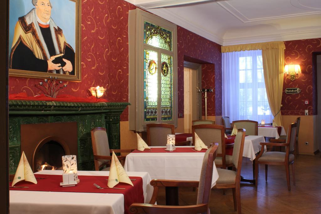 Stadtschloss Hecklingen*** Hecklingen  Ngoại thất bức ảnh