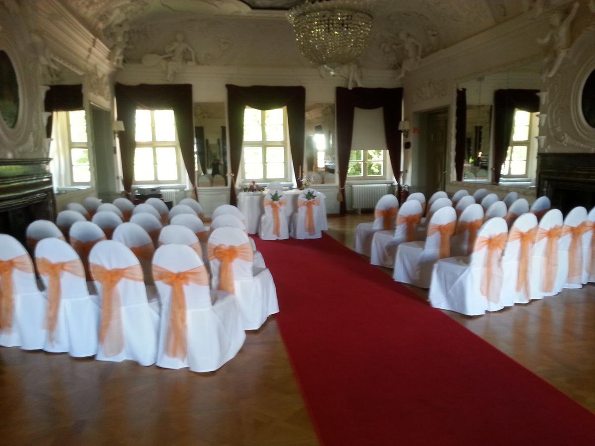 Stadtschloss Hecklingen*** Hecklingen  Ngoại thất bức ảnh